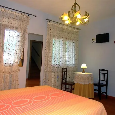 El Enebral De Hoces Holiday home *