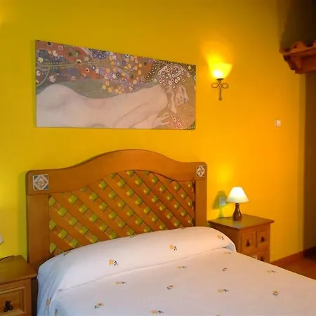 El Enebral De Hoces Holiday home Fuenterrebollo